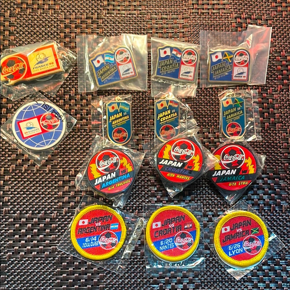 Coca-Cola 1998 FIFA Japan World Cup Patches/Pins/Sticker/ Keychain Set